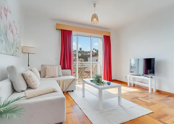 By Madeira * Câmara de Lobos